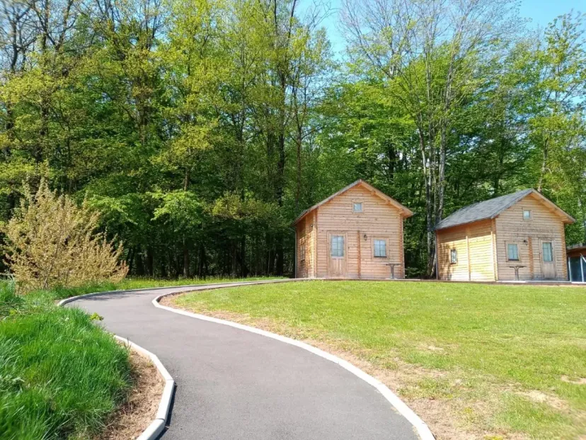 Chalet by a private pond of 9.88 ac in Haute-Saône
