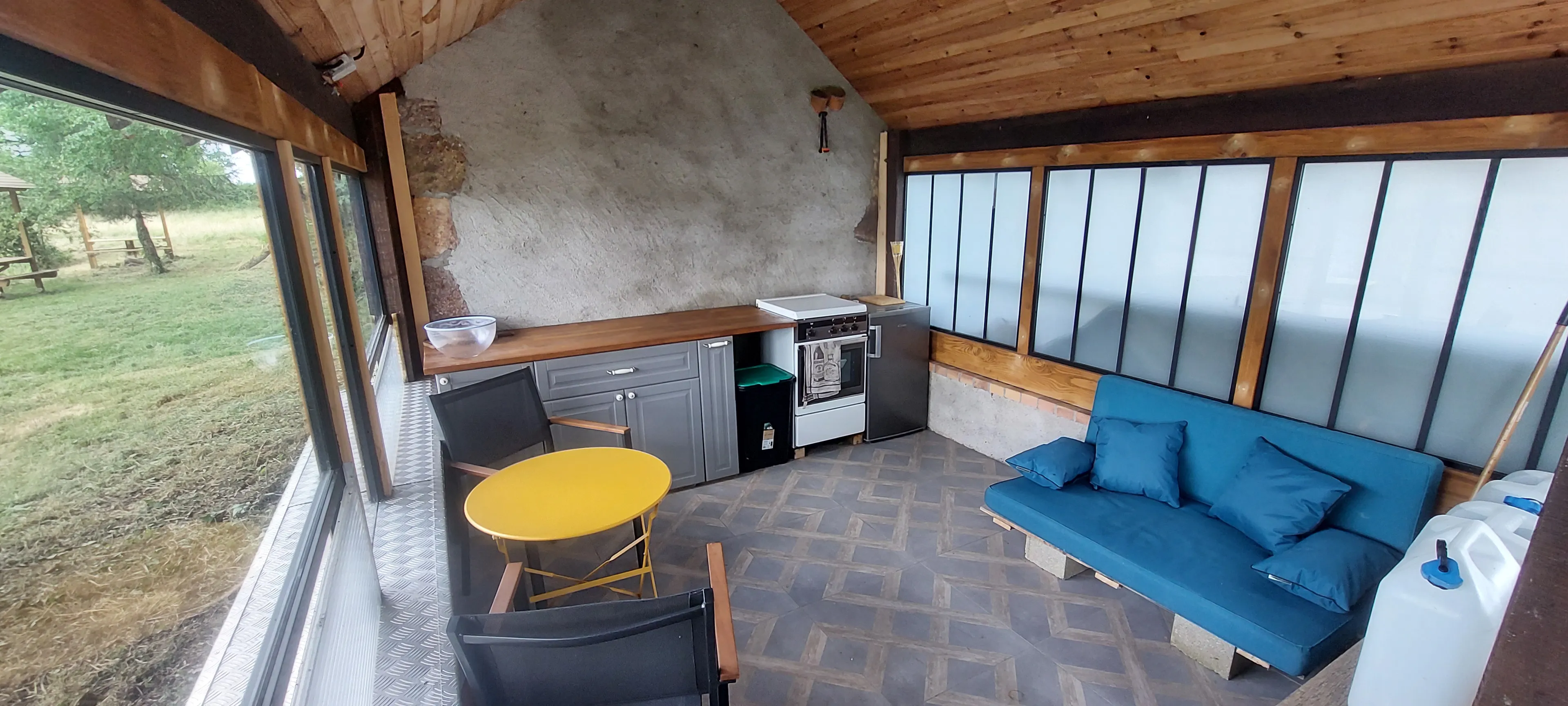 Étang sauvage de 1 ha sur 3 ha de tranquillité avec cabane