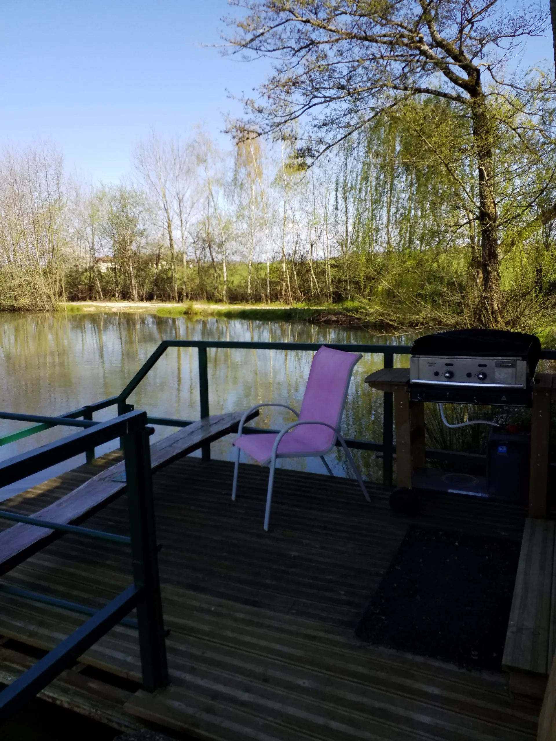 Cabane insolite avec plan d’eau au cœur de la Dombes