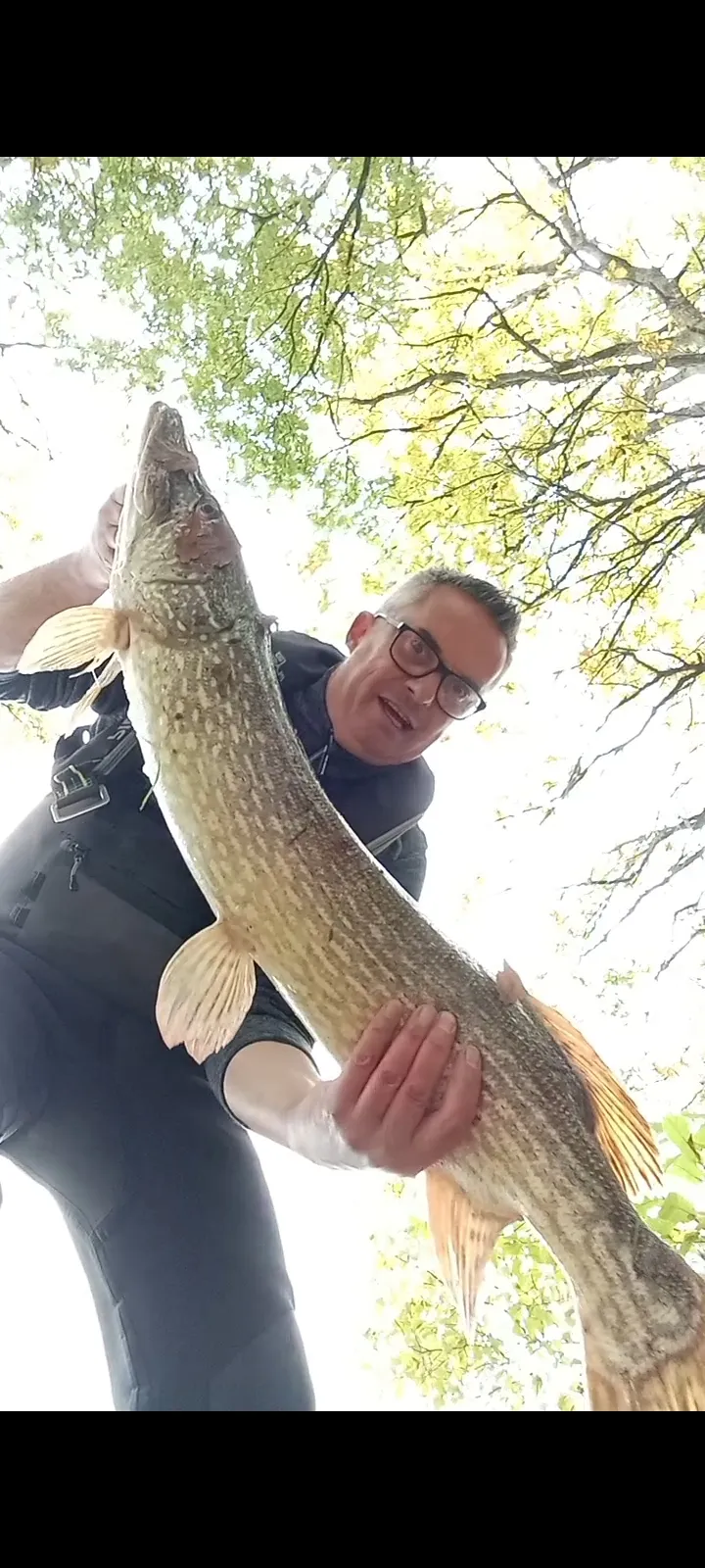 Location de l’étang du Pin de 12ha en privatisation pour un séjour de pêche à côté de Paris