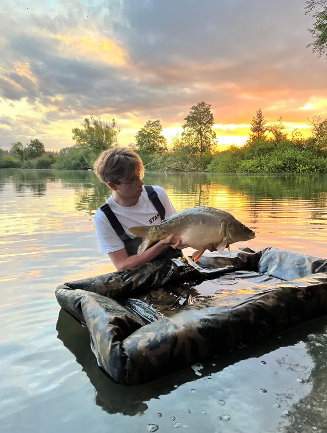Étang de pêche privatisé pour avec plage et île - 2.8 ha