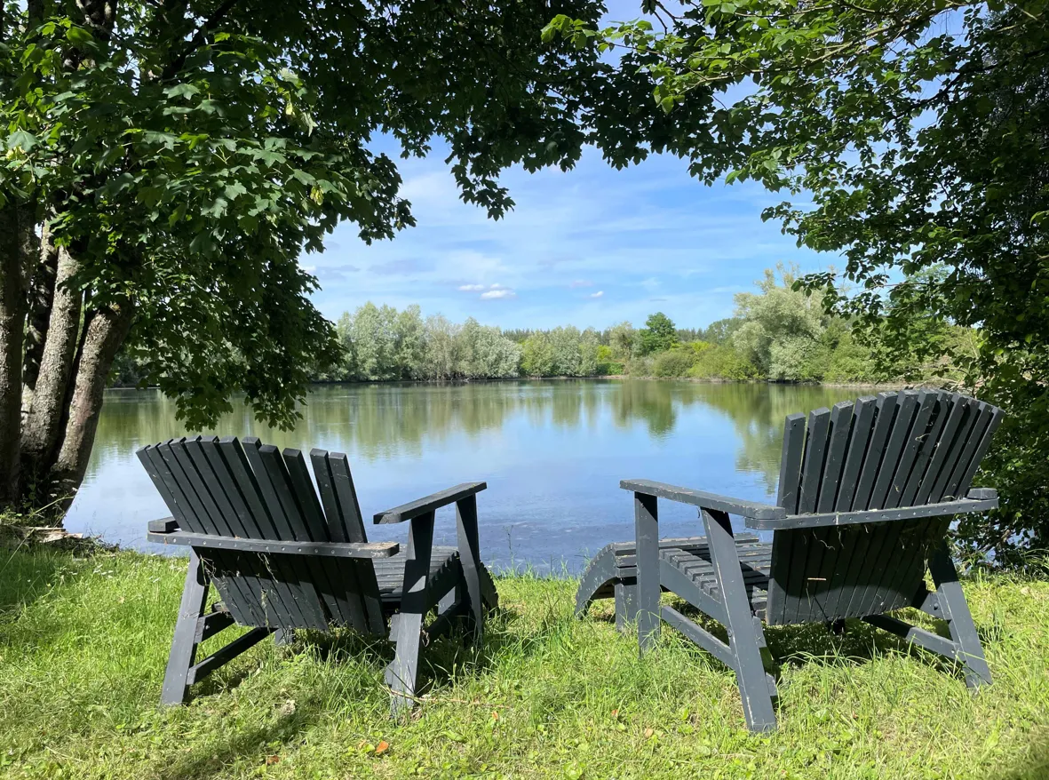 Étang de pêche privatisé pour avec plage et île - 2.8 ha