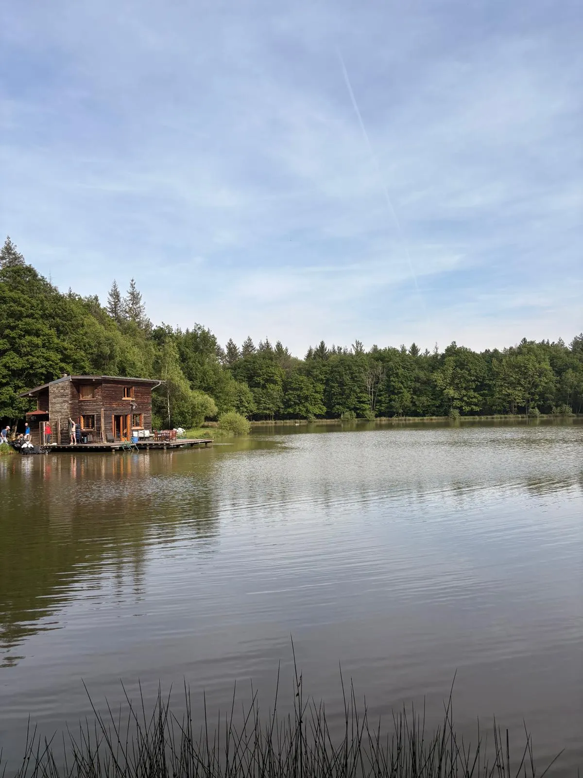 Chalet avec étang privé au cœur d’une propriété de 10 hectares
