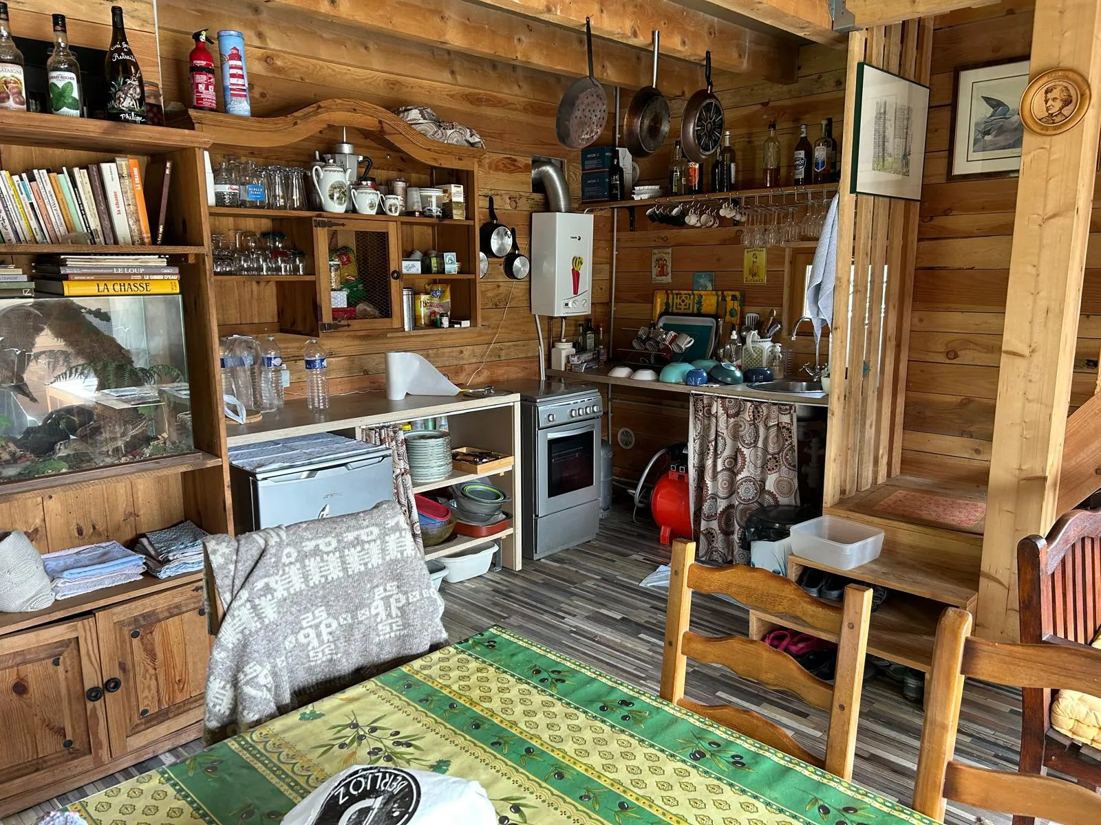 Chalet avec étang privé au cœur d’une propriété de 10 hectares