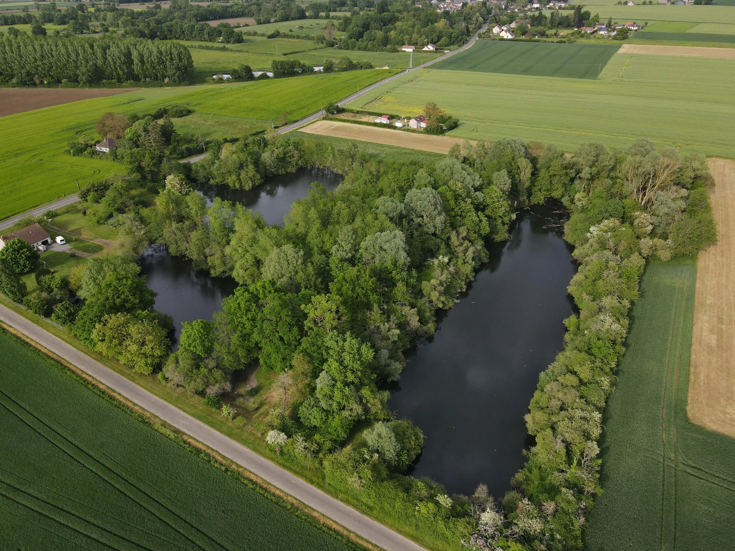 Maison de charme avec étang privé à 500 m