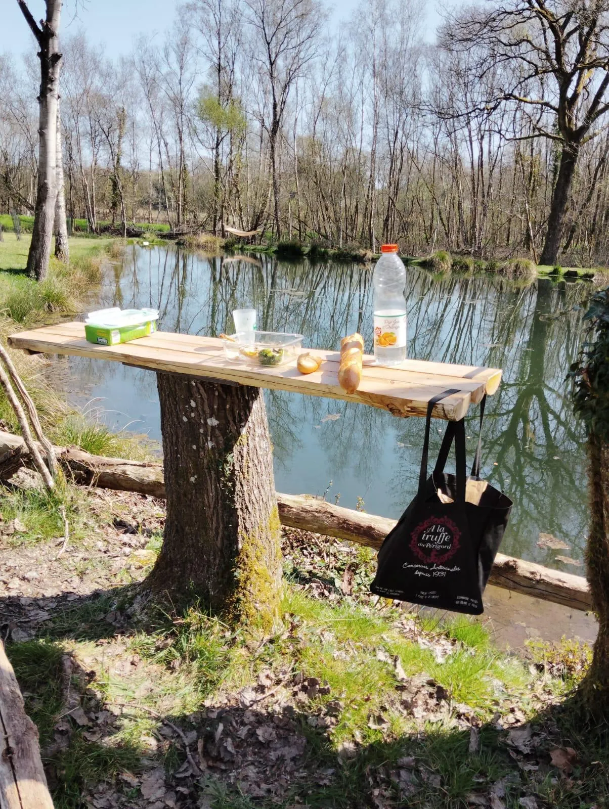 Étang privée pour du camping