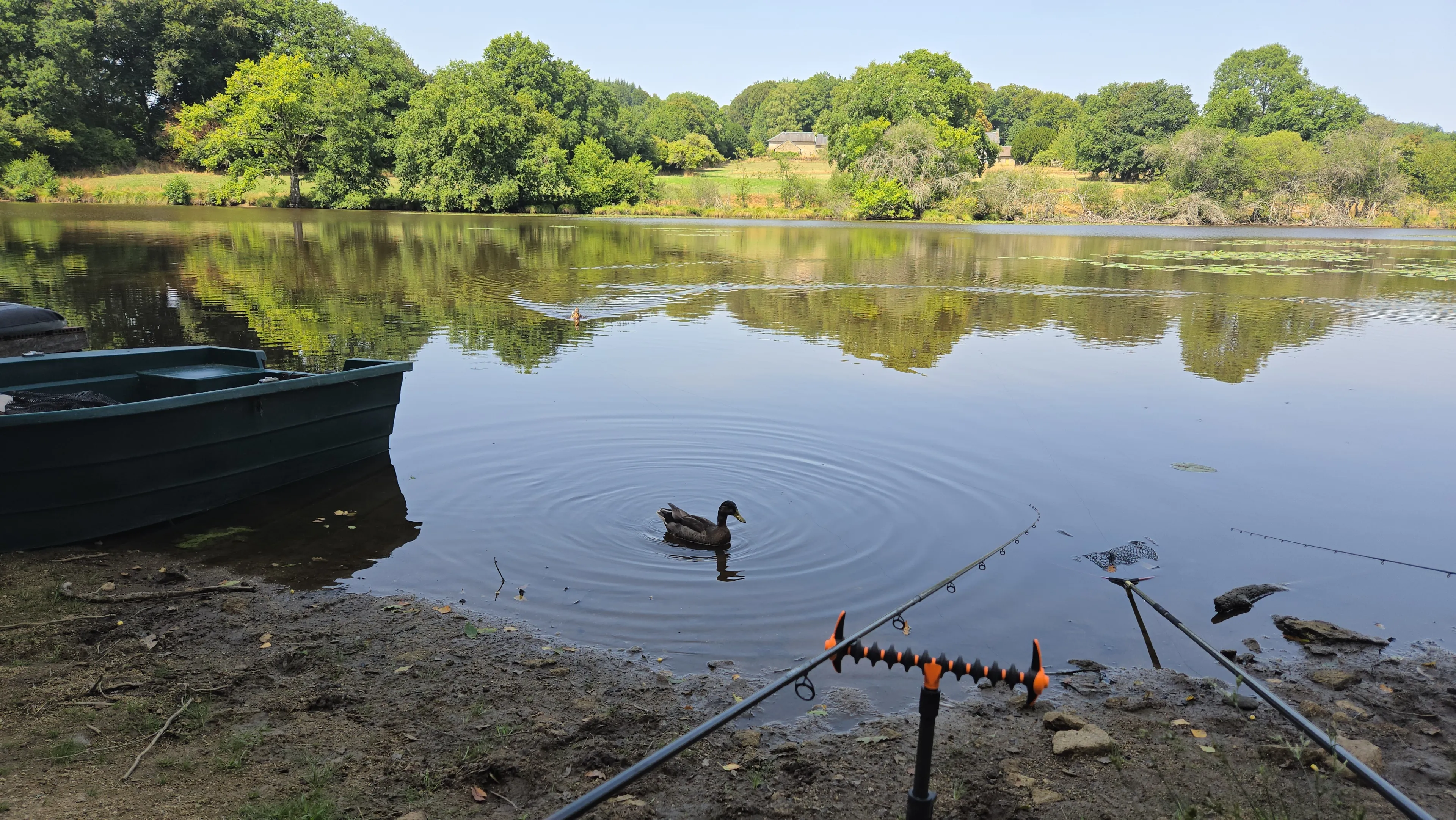 Etang à louer de 3ha dans la Creuse avec sa cabane  de pêcheur