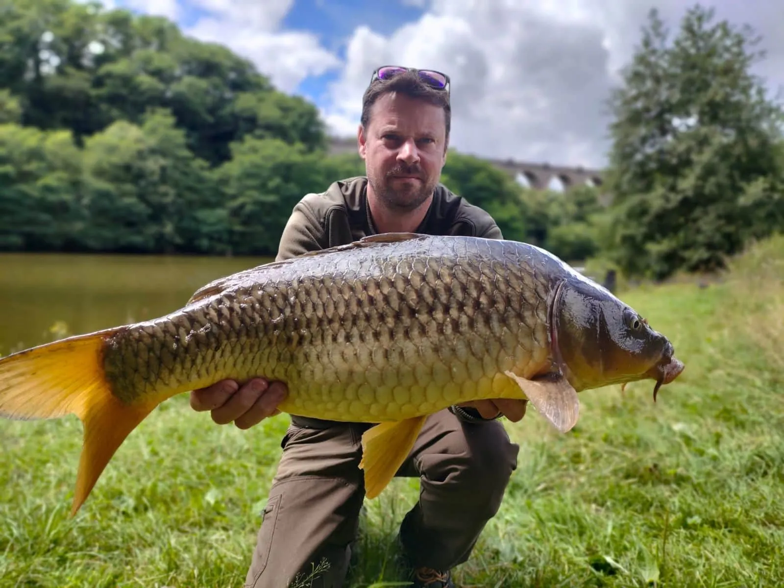 Etang for rent 3.71 ac with a fishing cabin