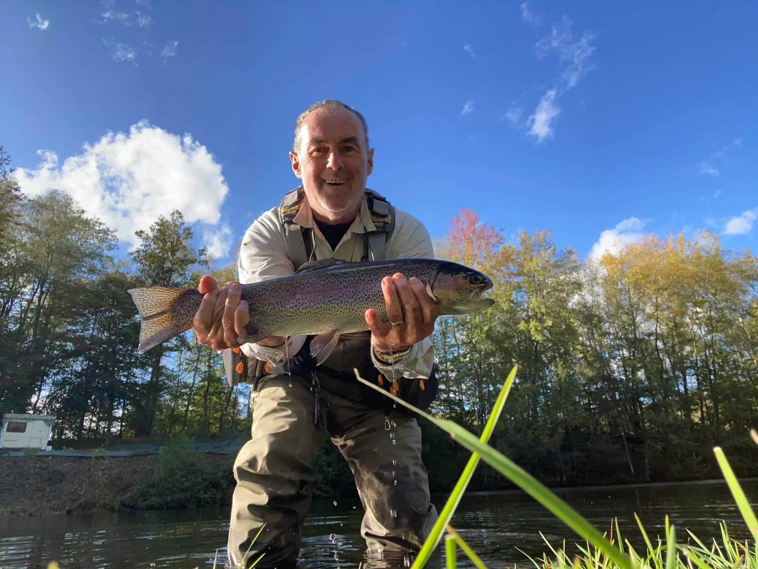 Gîte avec un lac dans la Creuse – réservoir de truites trophées