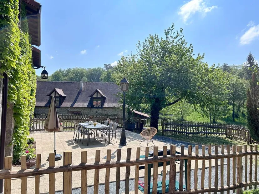 Maison au cœur du Périgord vert avec étang de 3ha