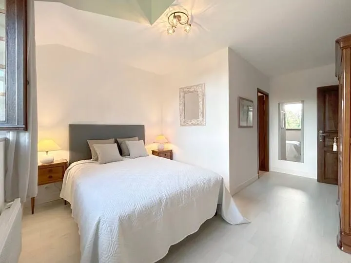 Maison au cœur du Périgord vert avec étang de 3ha