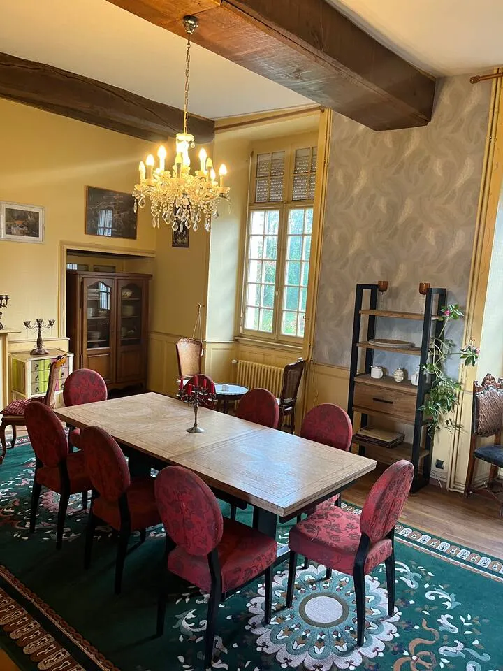 Château de Beaulieu, au bord d’un étang de 23 hectares