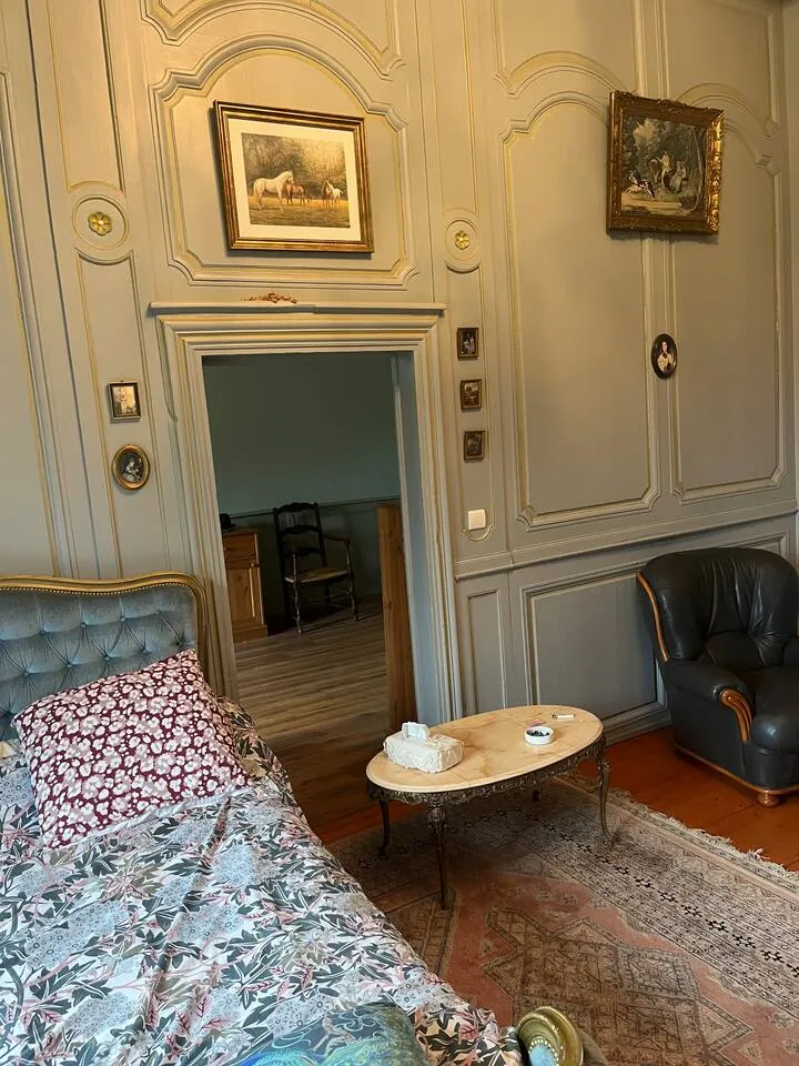 Château de Beaulieu, au bord d’un étang de 23 hectares