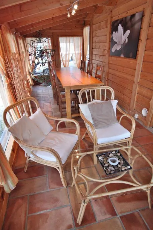 Magnifique chalet en bois avec son étang sauvage, tarif dégressif!!!
