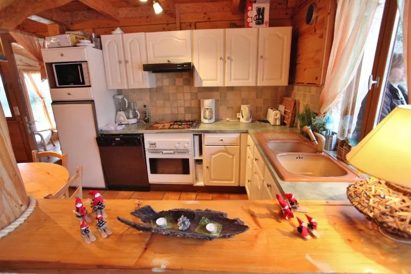 Magnifique chalet en bois avec son étang sauvage, tarif dégressif!!!