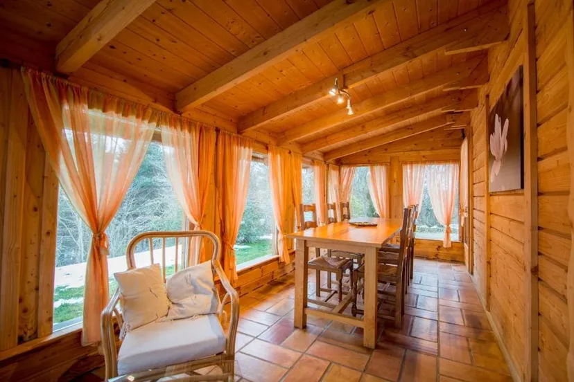 Magnifique chalet en bois avec son étang sauvage, tarif dégressif!!!