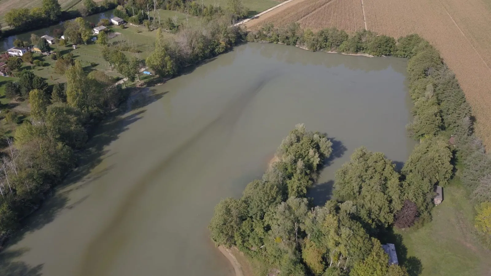 Etang de 6ha avec son mobil home
