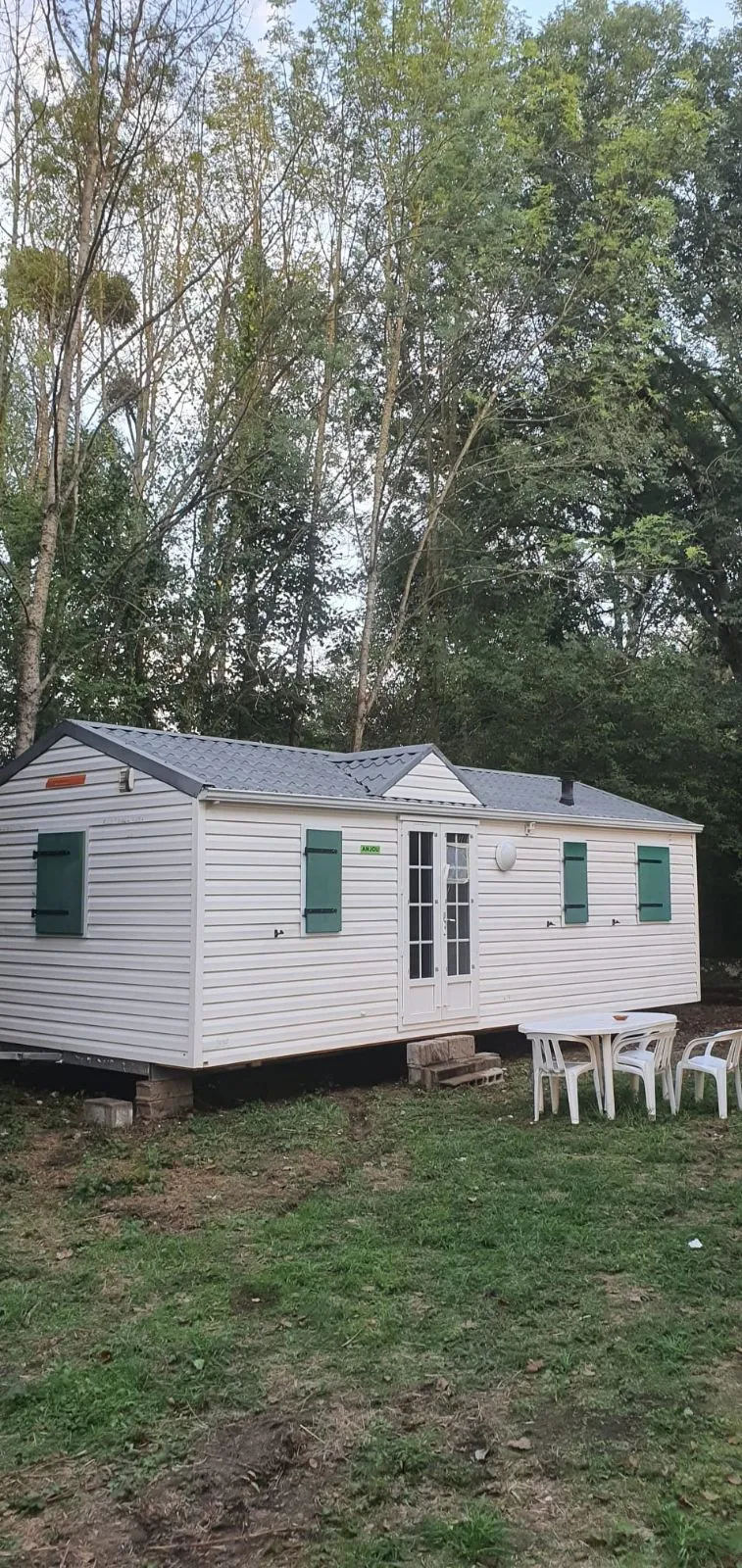 Etang de 6ha avec son mobil home