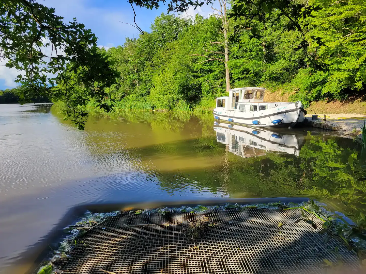 Location Péniche  pour 2  personnes + Pêche sur  létang de 9ha