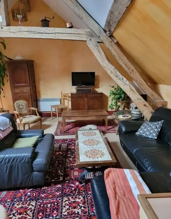 Gite 4 personnes à l’étage avec étang de 9 hectares