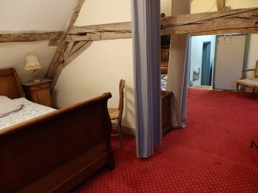 Gite 4 personnes à l’étage avec étang de 9 hectares