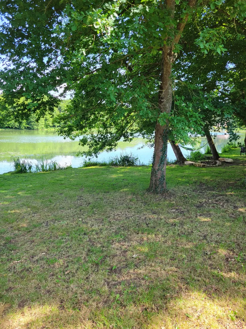 Gite 4 personnes à l’étage avec étang de 9 hectares