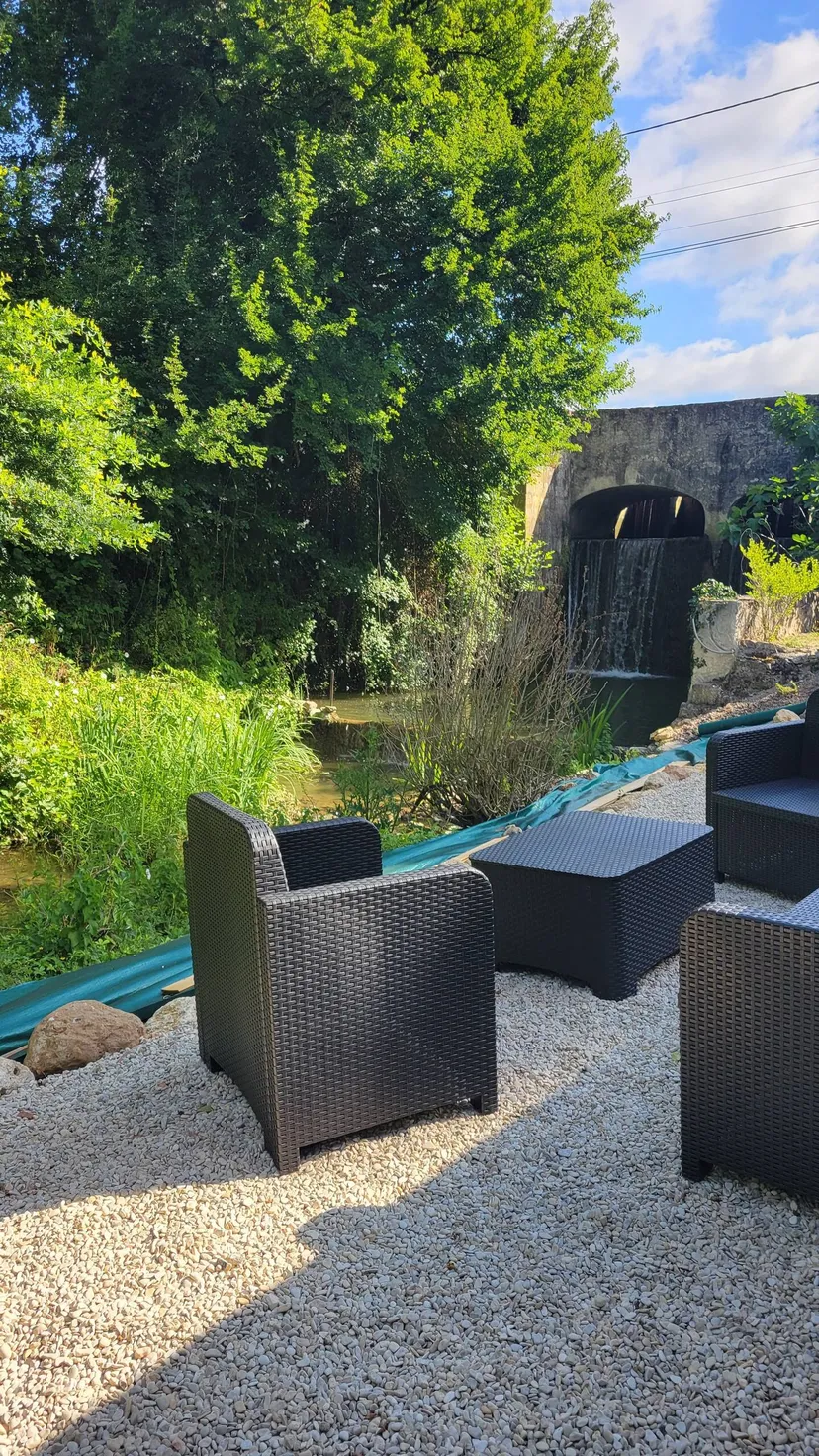 Gite détente au jardin en pleine nature avec étang de 9 hectares