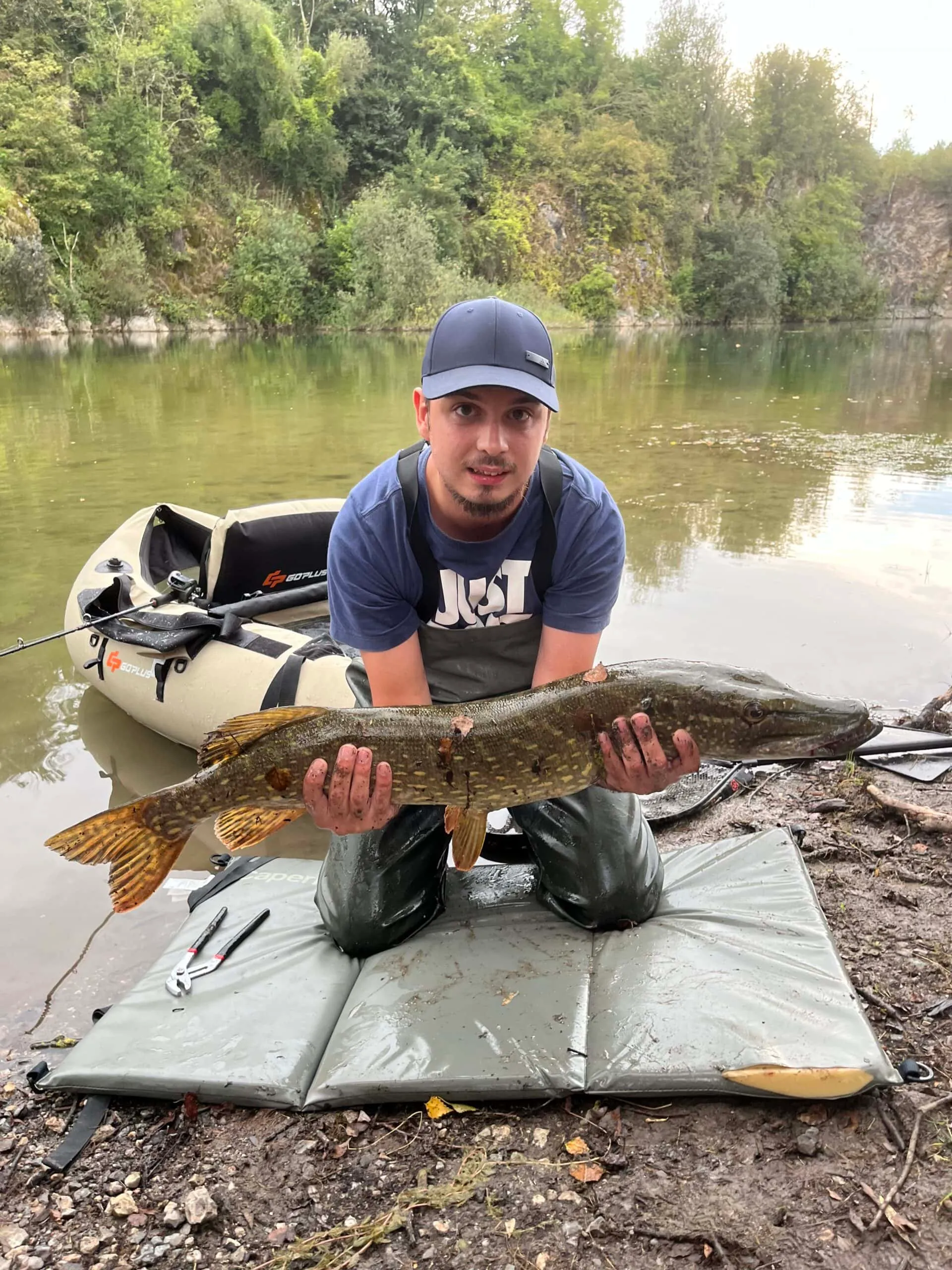 Etang en gravière de 2.5ha avec 12m de profondeur
