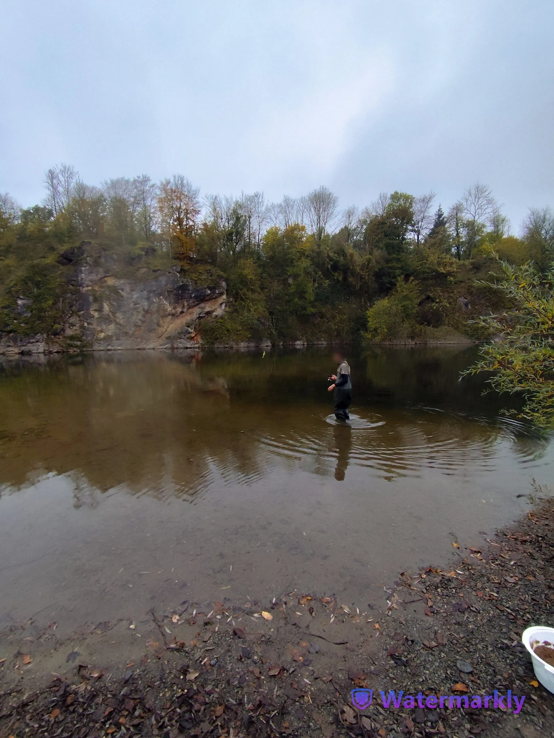 Etang en gravière de 2.5ha avec 12m de profondeur