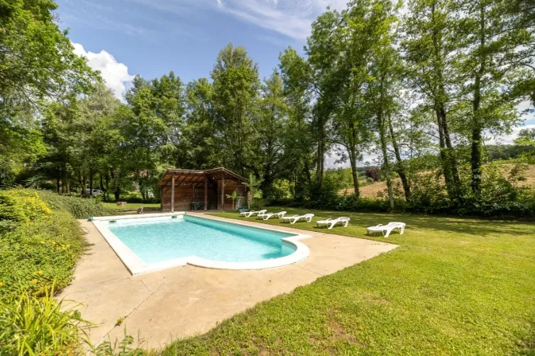 Location d'un étang 1 ha avec son gîte confortable