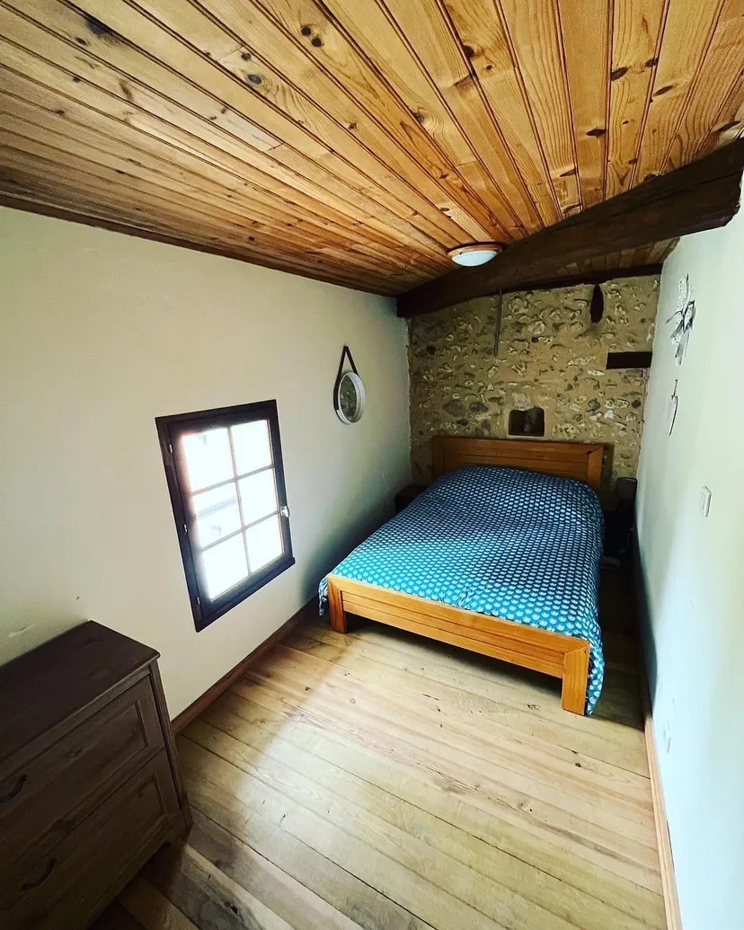 Gîtes de charme avec piscine, étang de pêche & jeux enfants