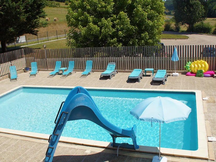 Séjour authentique en Périgord : Votre gîte cosy avec piscine, étang partagé et jardin privatif!