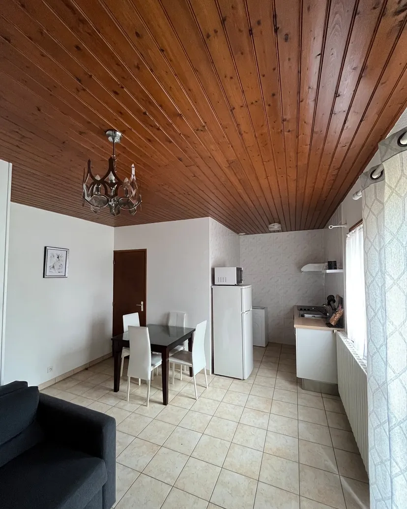 Escapade cosy en Périgord : Gîte pour 2 à 4 personnes avec piscine et accès à l'étang !