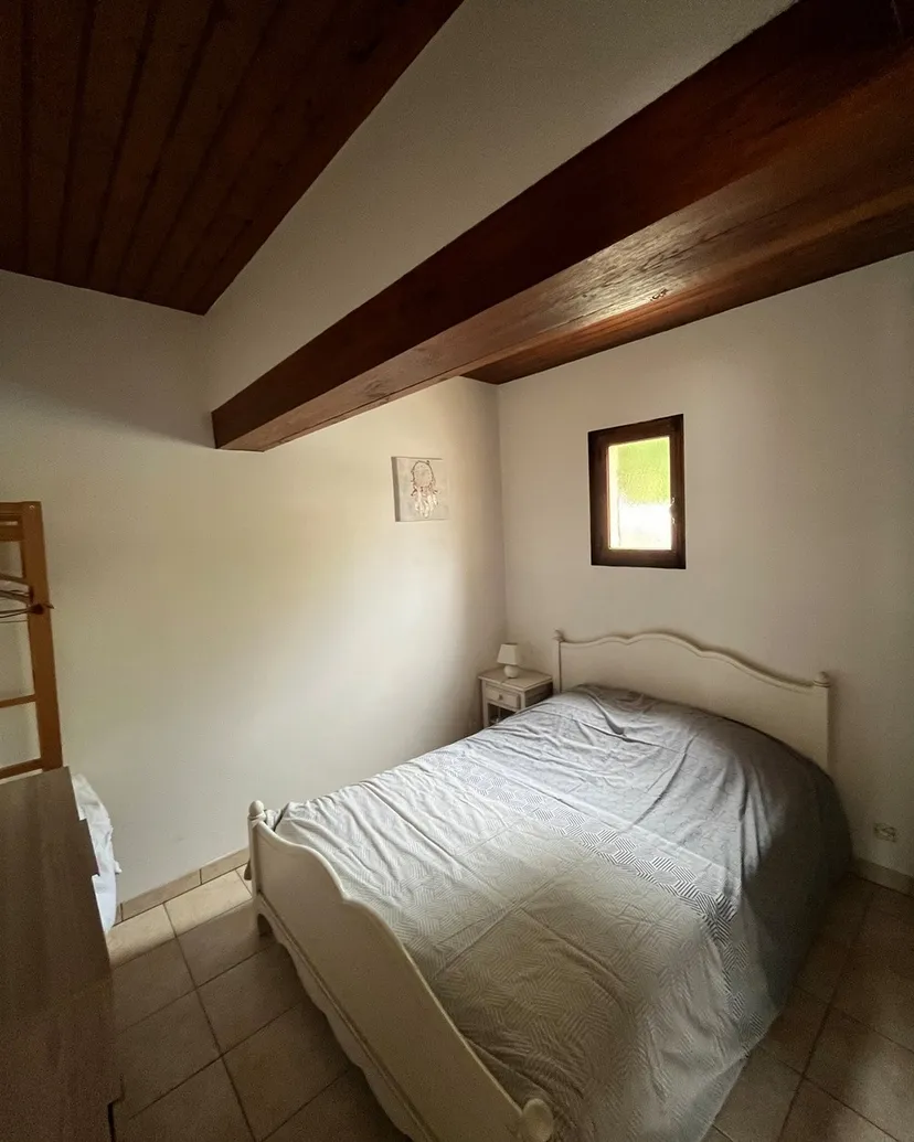 Escapade cosy en Périgord : Gîte pour 2 à 4 personnes avec piscine et accès à l'étang !