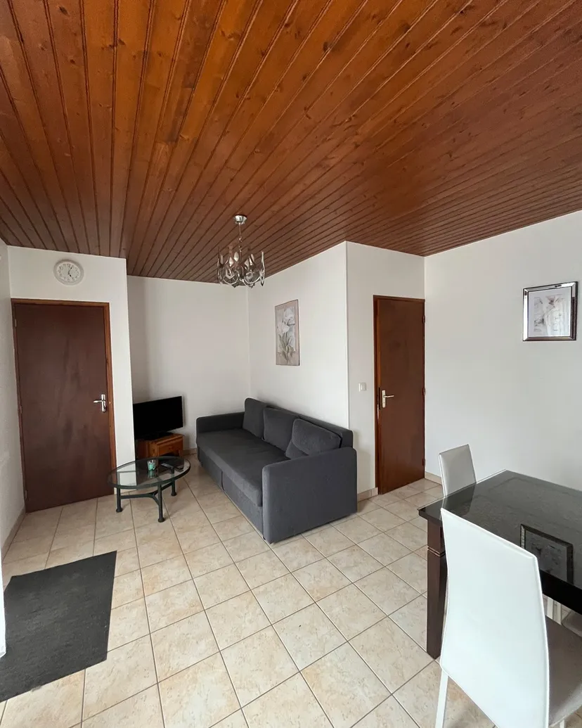 Escapade cosy en Périgord : Gîte pour 2 à 4 personnes avec piscine et accès à l'étang !