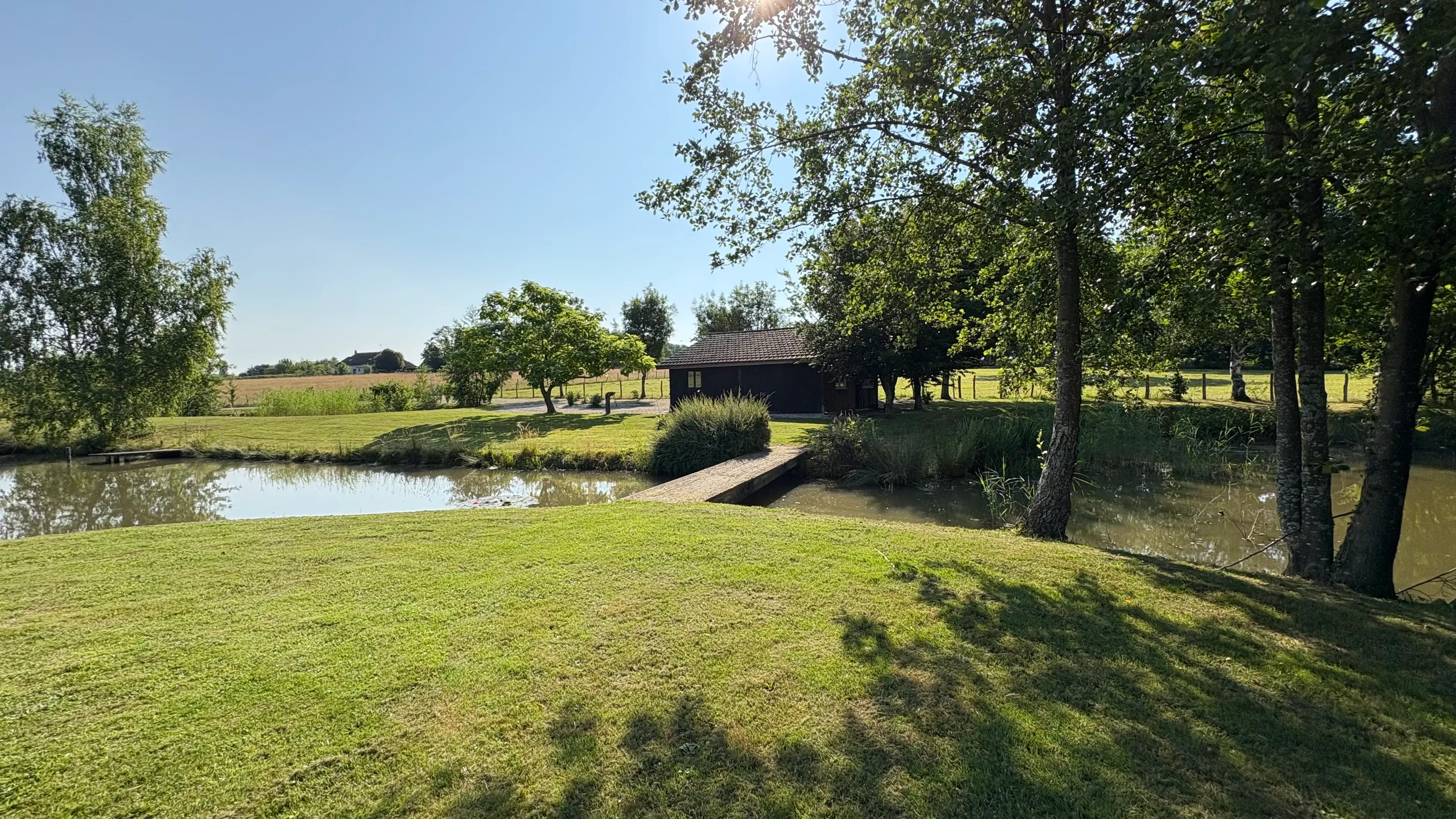 Etang à louer de 1.5ha avec une cabane