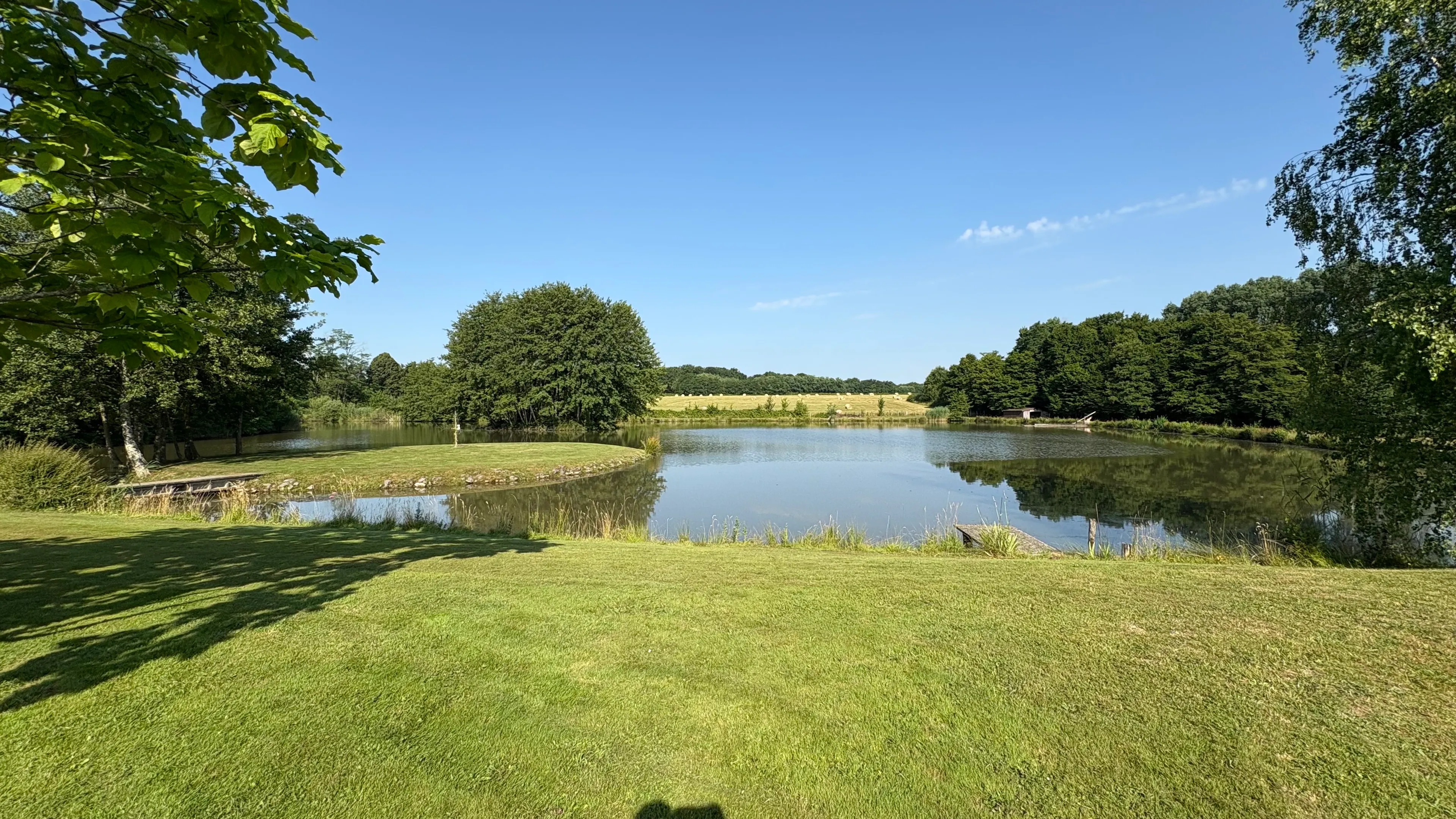 Etang à louer de 1.5ha avec une cabane