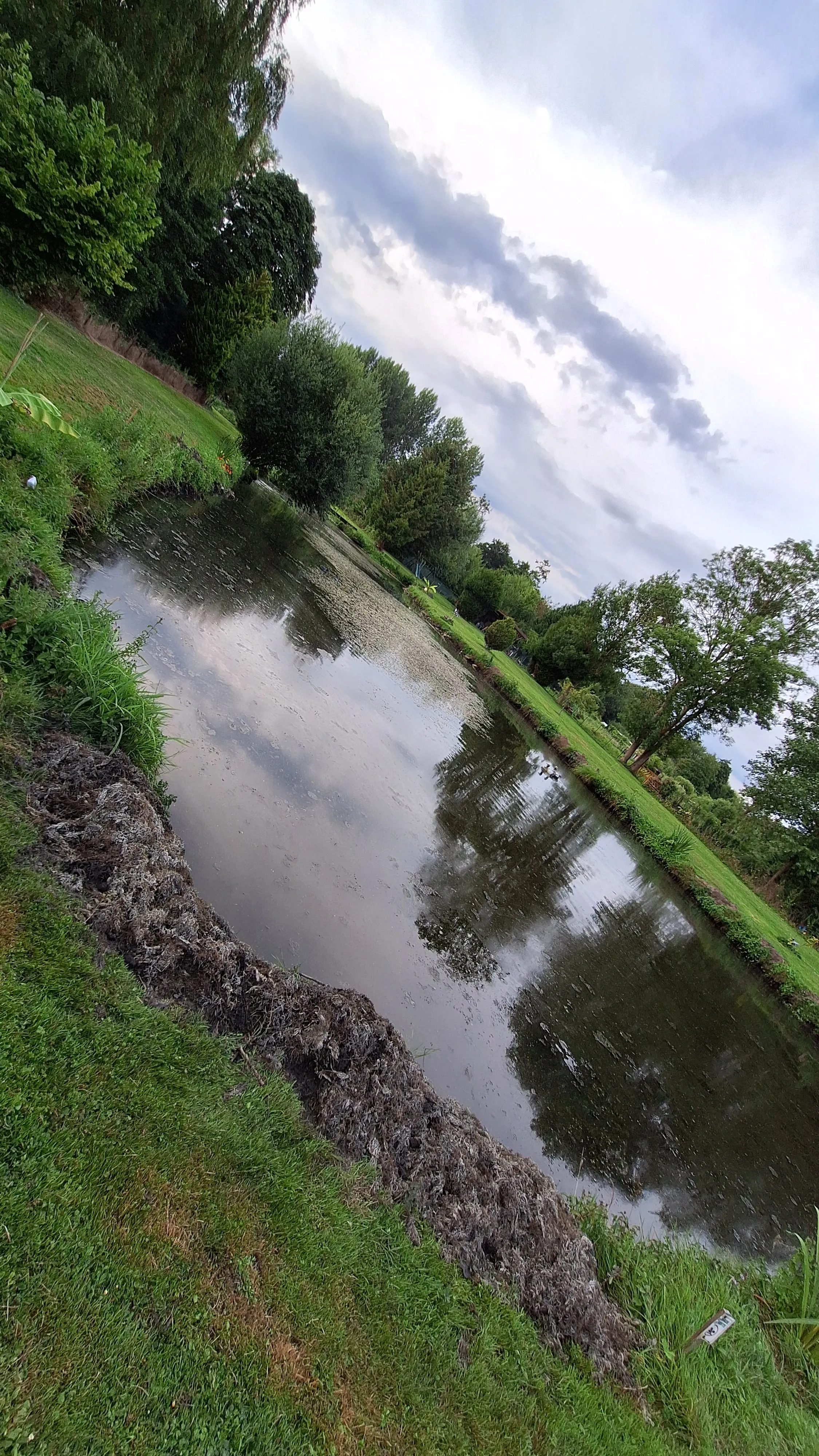 Gîte familiale avec accès à un étang privé proche d’Amiens