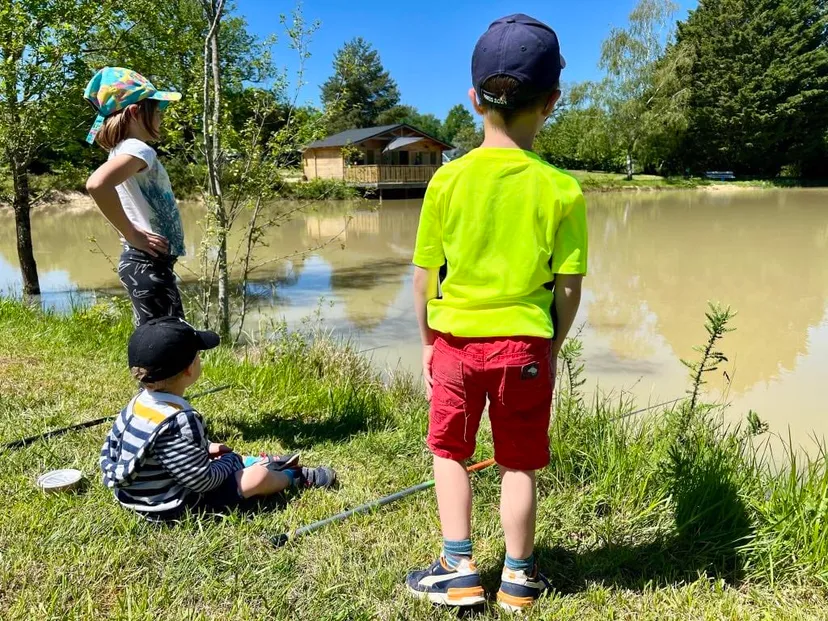 Rent a private pond with chalet and a terrace suspended on the water