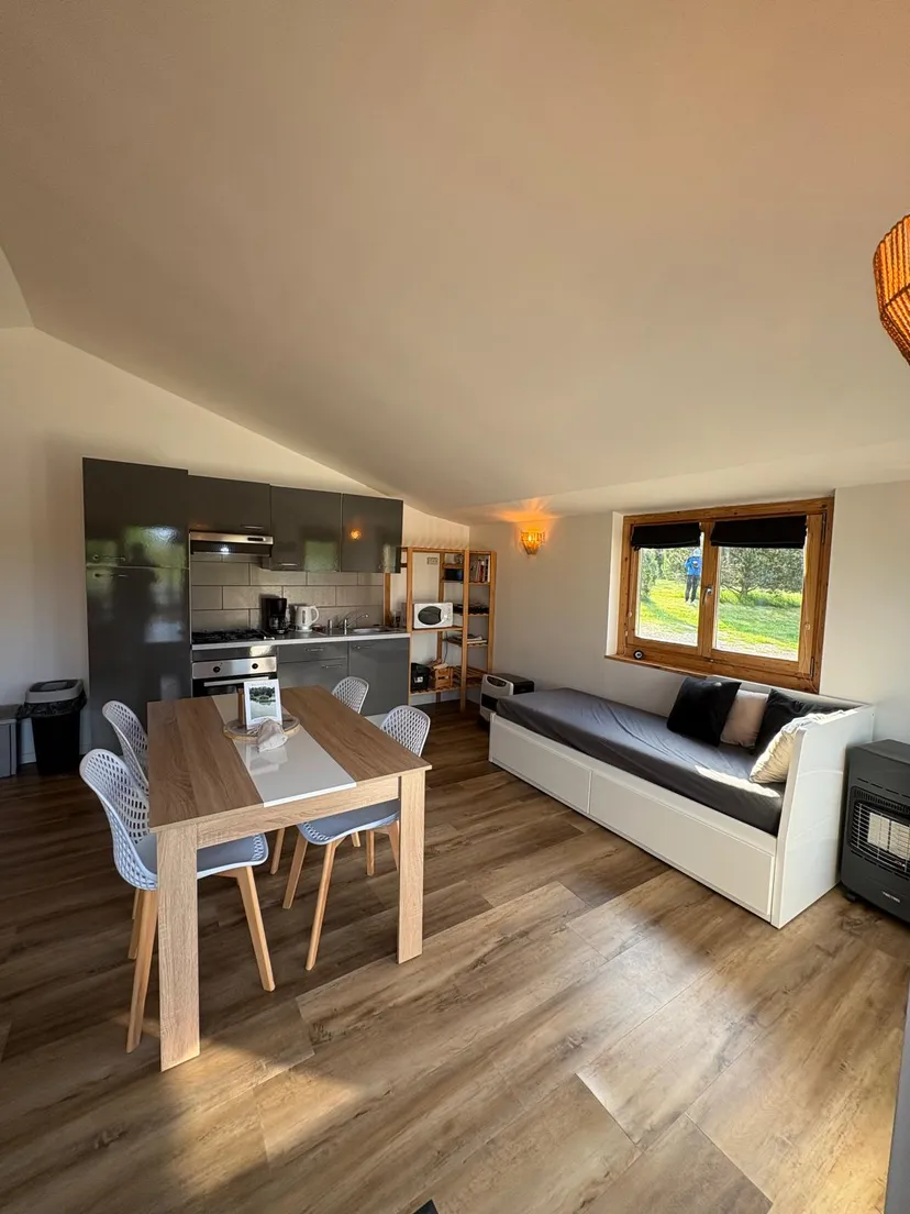 Rent a private pond with chalet and a terrace suspended on the water