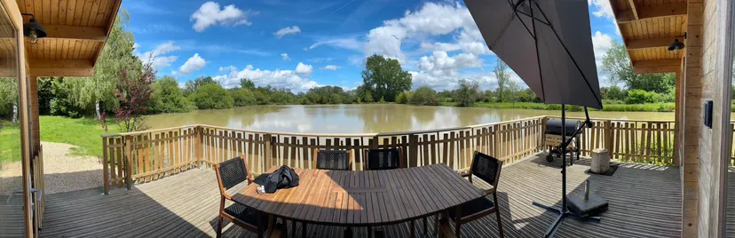 Rent a private pond with chalet and a terrace suspended on the water