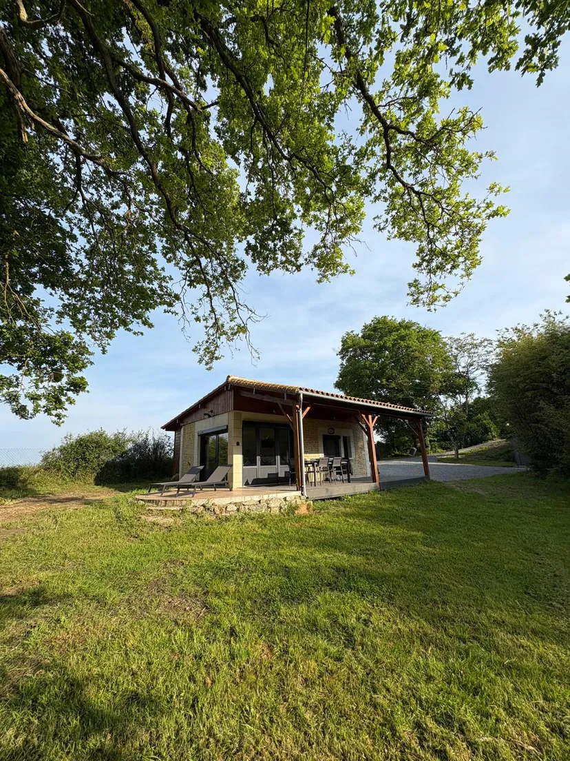 Three ponds with cottage in Nouvelle-Aquitaine