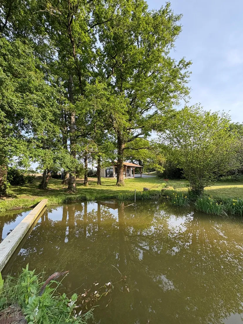 Three ponds with cottage in Nouvelle-Aquitaine