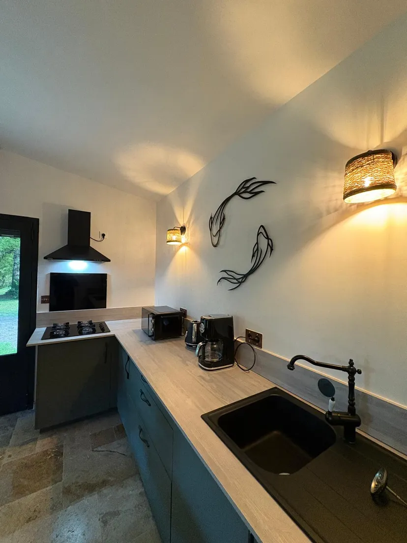 Three ponds with cottage in Nouvelle-Aquitaine
