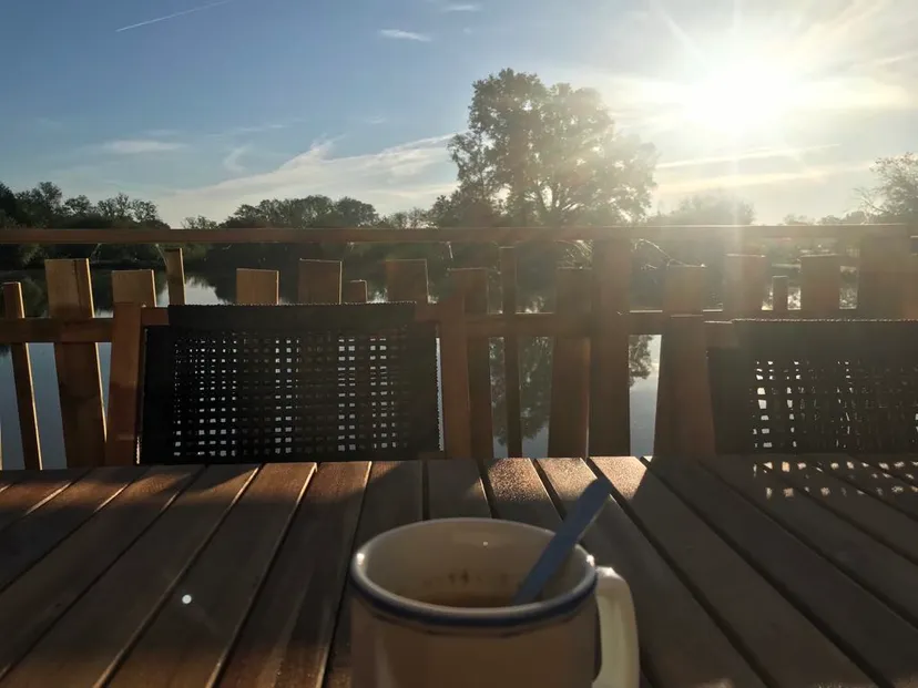 Rent a private pond with chalet and a terrace suspended on the water