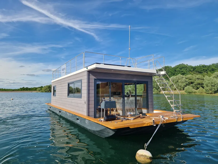 Maison flottante pour 6 personnnes dans un cadre d'exception