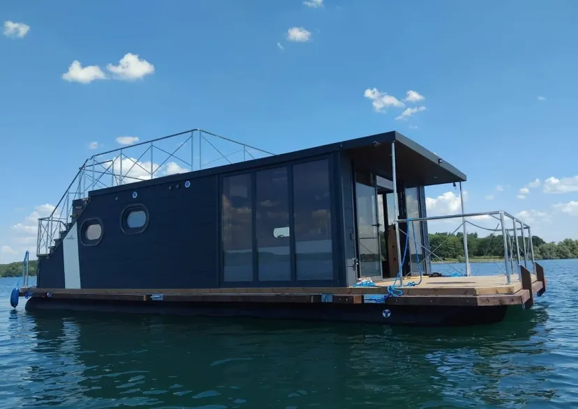 Bateau écologique sur le lac du Der - Navigation sans permis