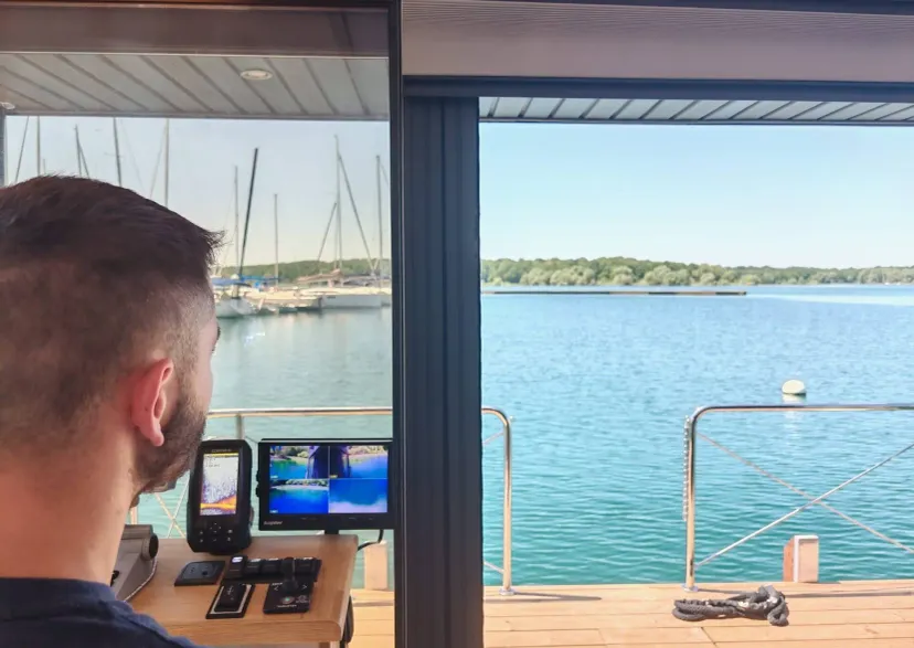 Bateau écologique sur le lac du Der - Navigation sans permis