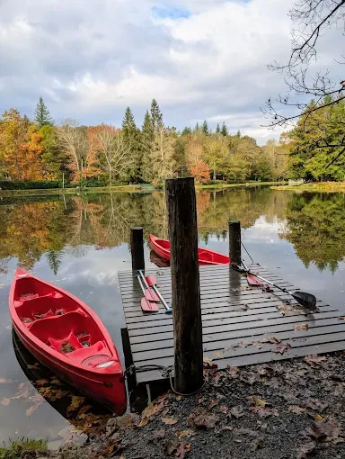 Cabane suspendue sur l'eau en Dordogne avec SPA privatif