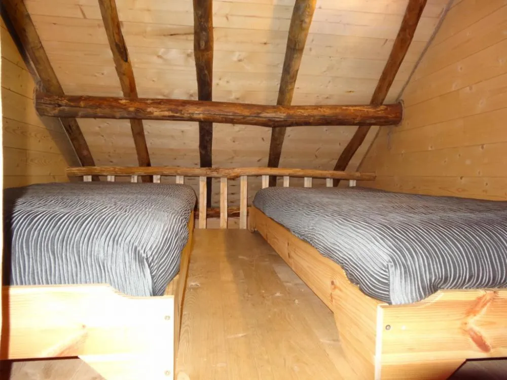 Magnifique cabane perchée dans les arbres de 2 à 6 couchages